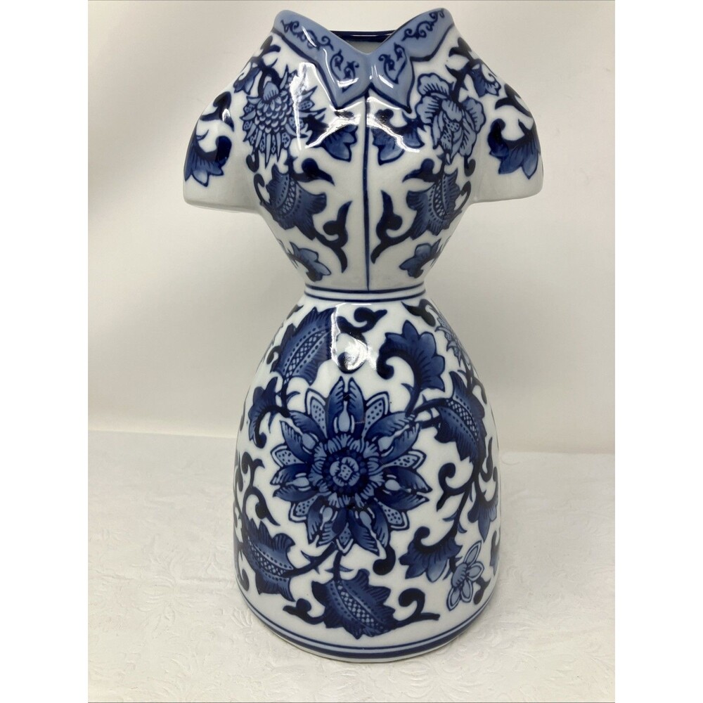 Seymour Mann Blue Chinoiserie Style Women’s Dress Form Vase Blue White